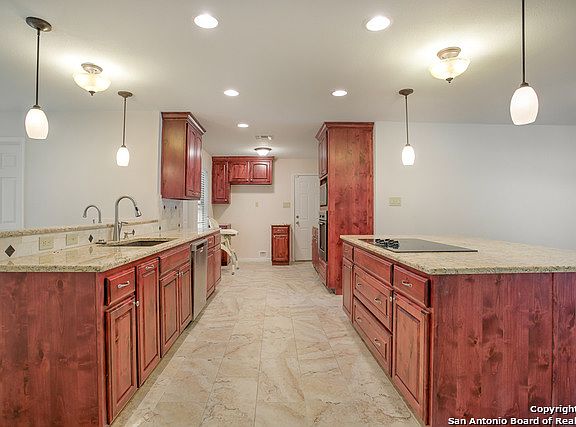 5th image of 126 Maplewood Ln