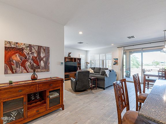 4th image of 1525 E Basalt Dr