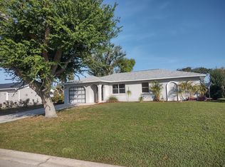 1 Oakland Hills Rd, Rotonda West, FL 33947
