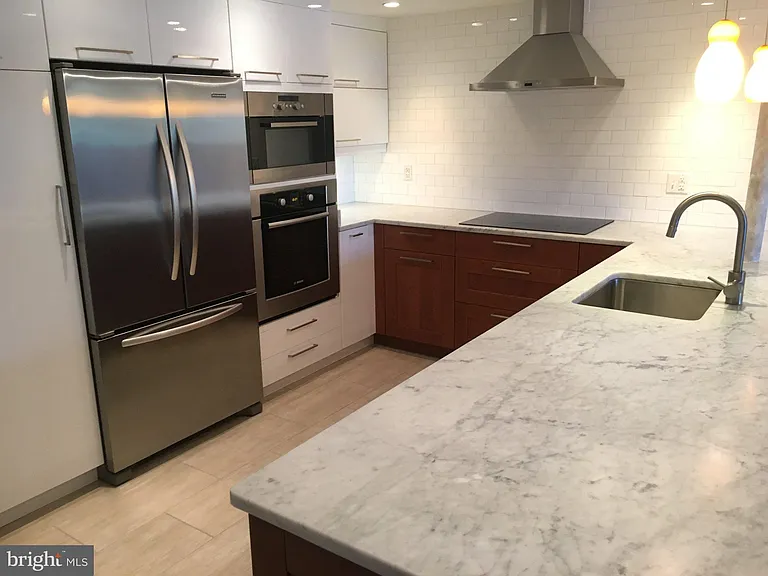 545 E Braddock Rd #101 — Photo 32