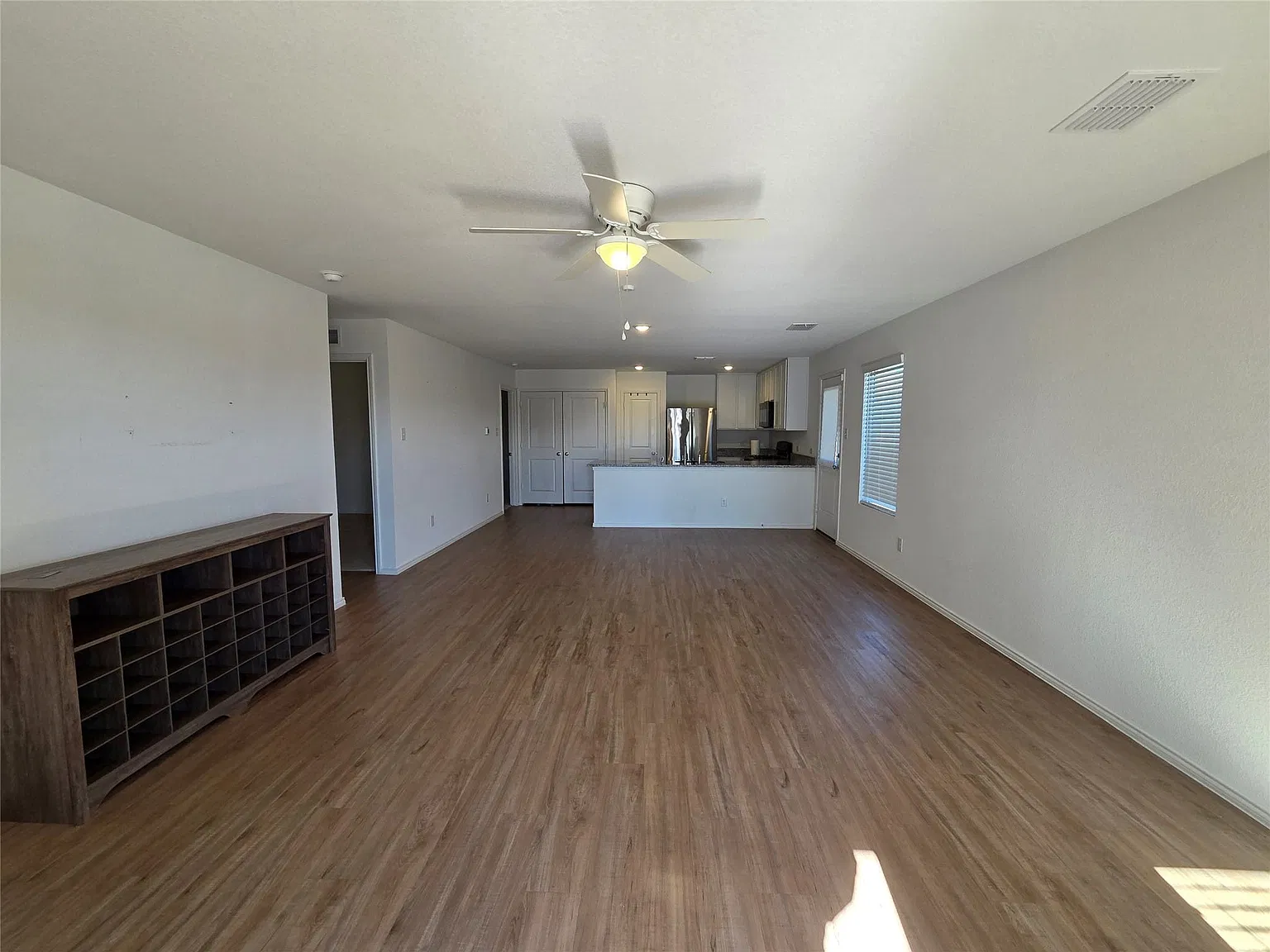 3 bed, 2.0 bath, 1262 sqft, $1,650 — Photo 4