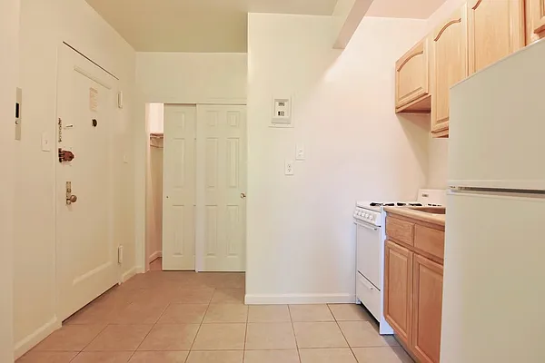 Rented by Balass Ralph, LREB | media 6