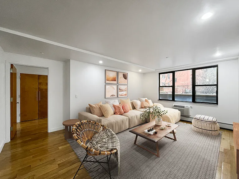 1405 5th Ave #7B — Photo 2