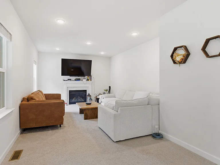 1101 Knobcrest Ct — Photo 11