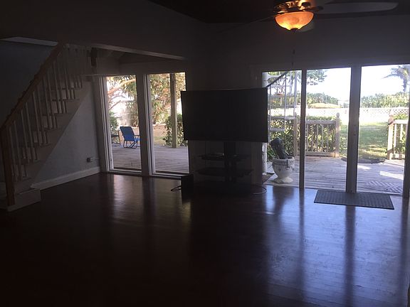 4th image of 404 Briny Ave