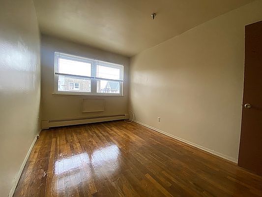 4th image of 43-16 213th St Floor 3