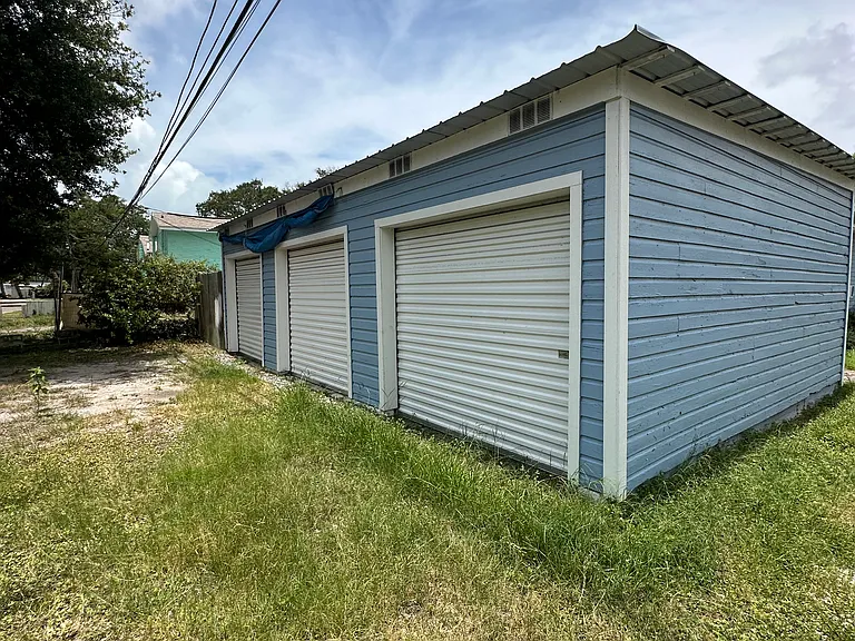 941 Lakeview Rd — Photo 4