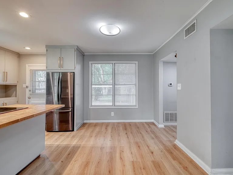 707 N Main St — Photo 14