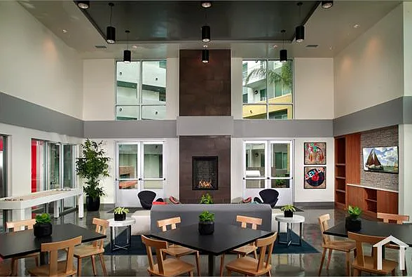2 bed, 830 sqft, $1,568 — Photo 4