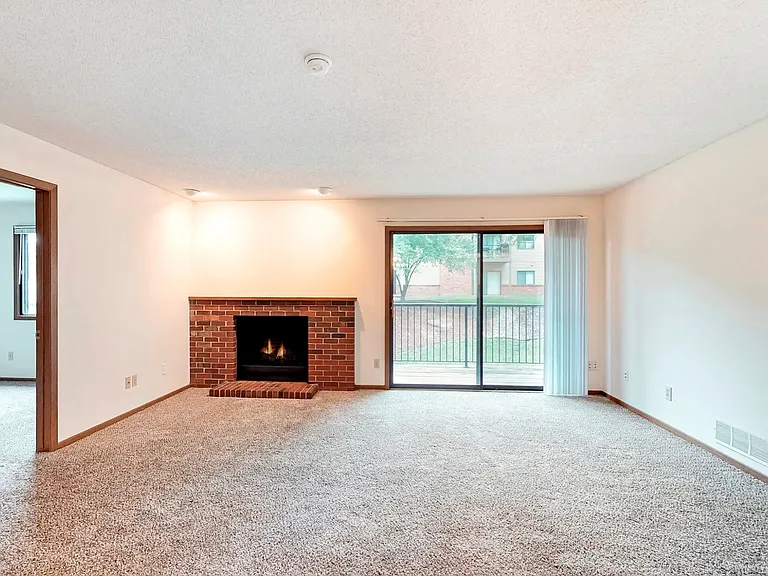 Washington Manor — Photo 18