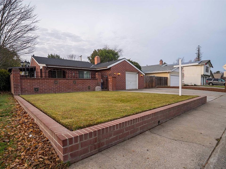 1st image of 8924 Rosewood Dr