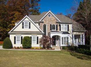 821 Lakeglen Dr, Suwanee, GA 30024