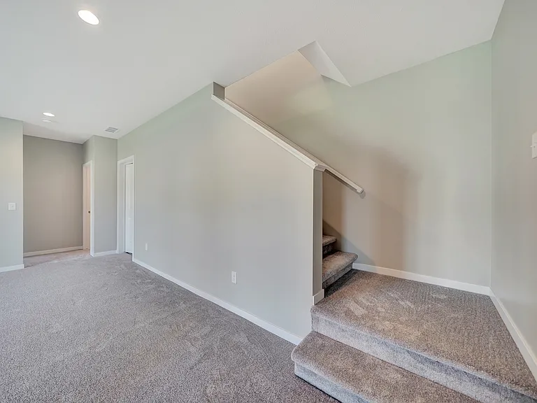 8926 S 42nd St — Photo 37