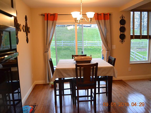 4th image of 33 Broadfield Ct