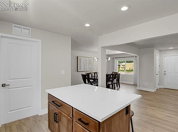 5th image of 129 Esther Dr
