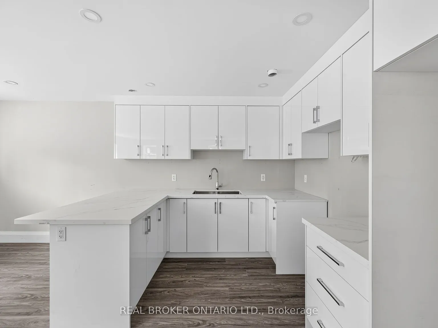 3 bed, $2,800 — Photo 4
