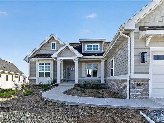 3rd image of 1608 Ginger Ln
