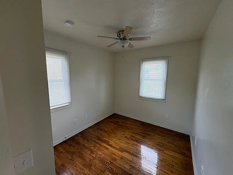 2909 W John St — Photo 15
