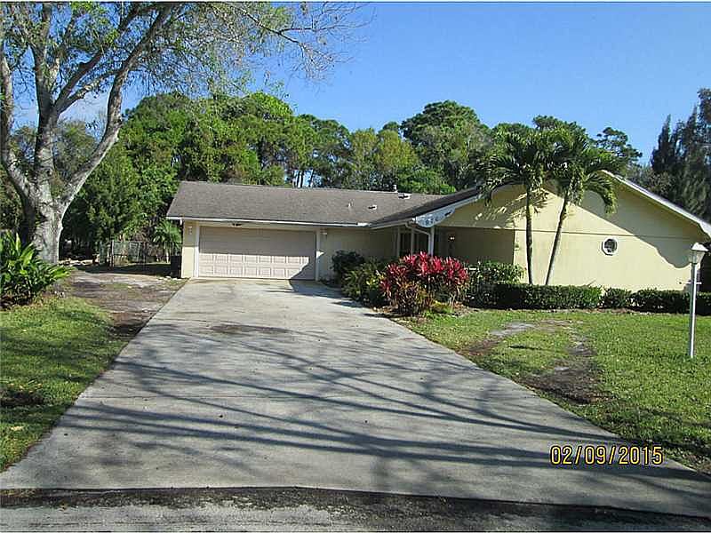 1st image of 976 25th Ave