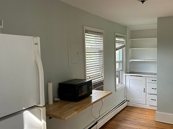 2nd image of 2134 California St NE #2