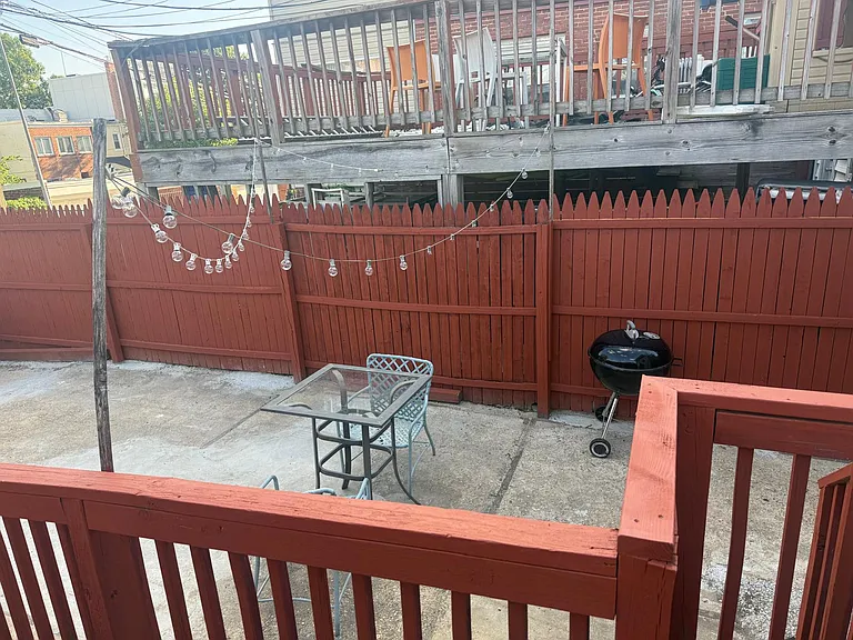 520 Kenyon St NW #B — Photo 16