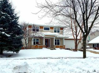 2660 Granite Cir, Fitchburg, WI 53711