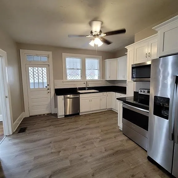 2243 Winona Ave — Photo 5