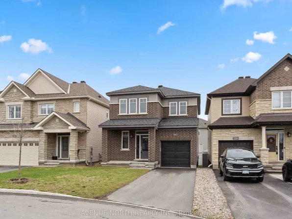 2082 Caltra Cres, Ottawa, ON K2J 6V5