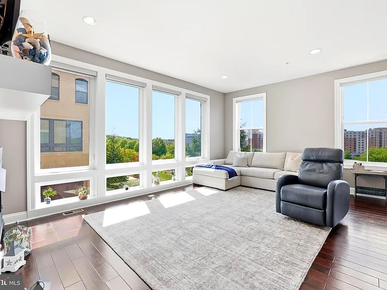 500 Riversail Ln #438 — Photo 12