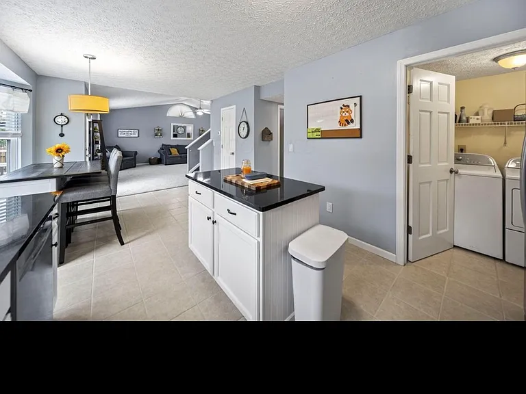 9053 Longstone Dr — Photo 16