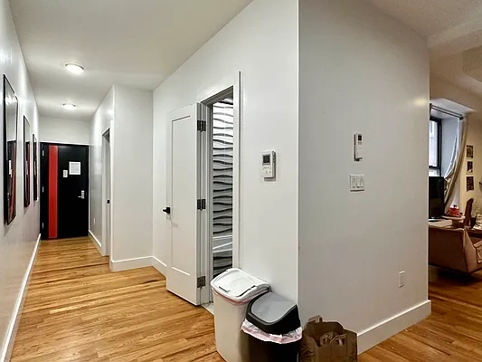 Rented by Hagstrom Management Inc | media 27