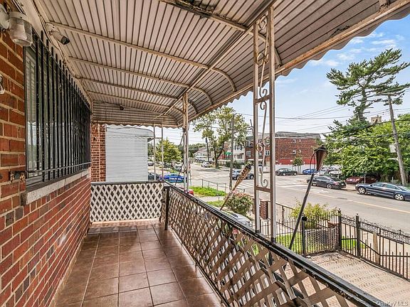 3rd image of 908 Olmstead Ave