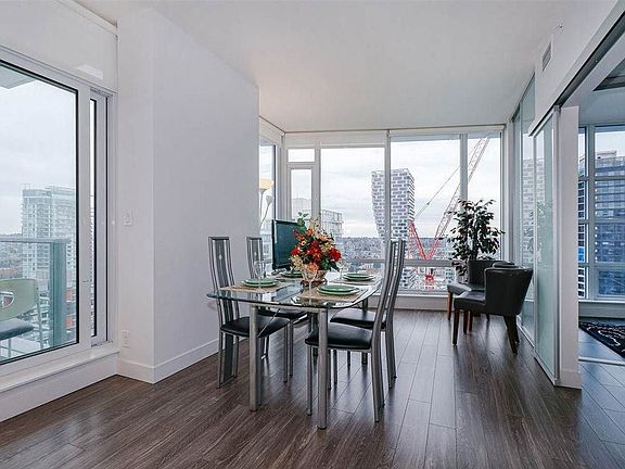 4th image of 1283 Howe St #3006