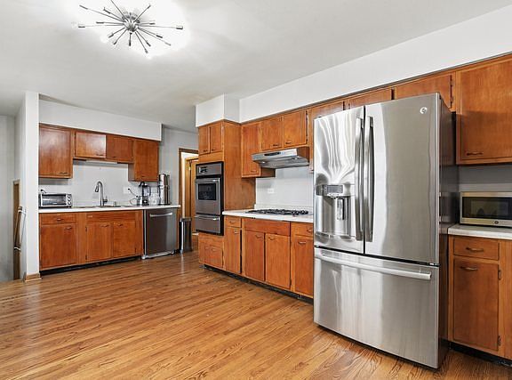 4th image of 4454 N Richmond St