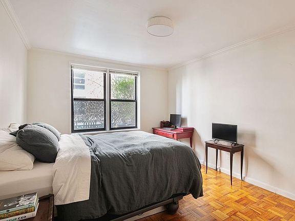 3rd image of 211 E 18th St APT 1W