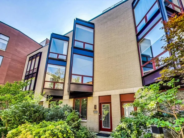 1223 W Cottage Pl, Chicago, IL 60607