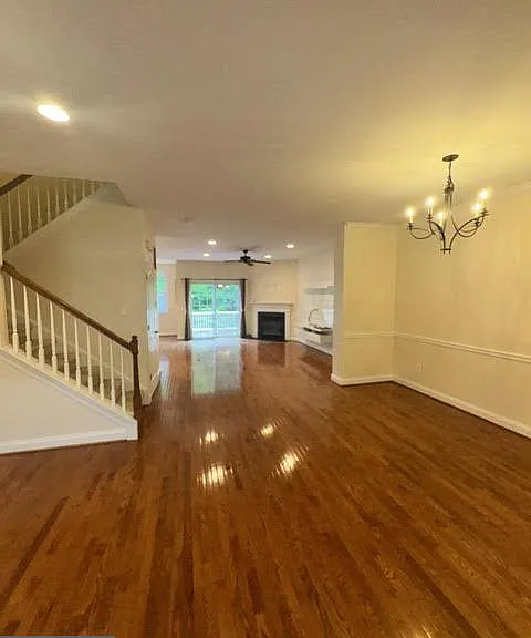 1204 Derry Ln — Photo 25