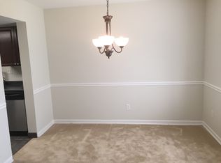 3203 Golf View Dr, Newark, DE 19702