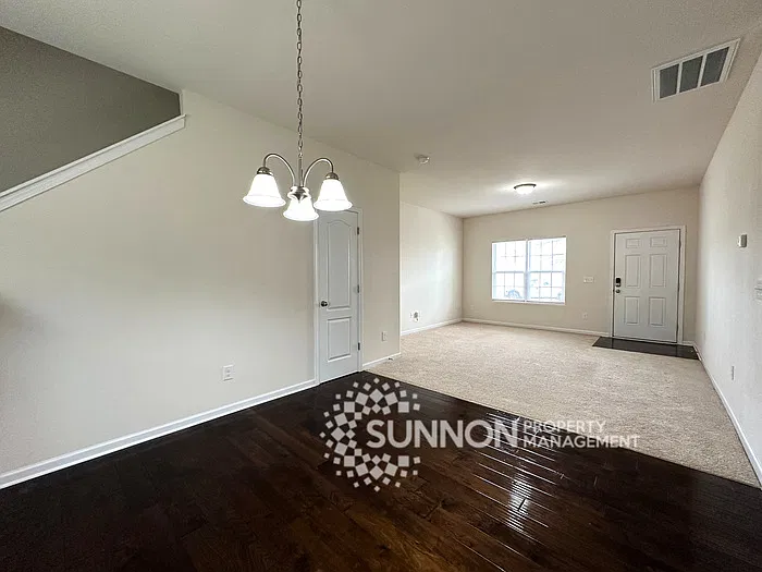 3 bed, 2.5 bath, 1389 sqft, $1,995 — Photo 3