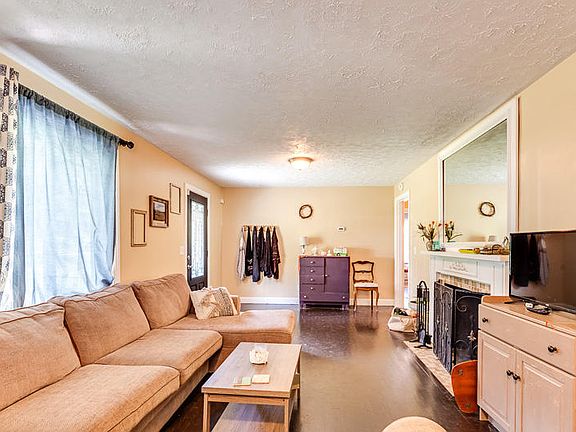 4th image of 4816 Parva Dr