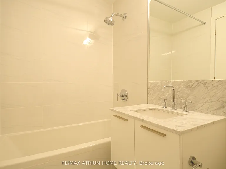 3 Gloucester St #501 — Photo 5