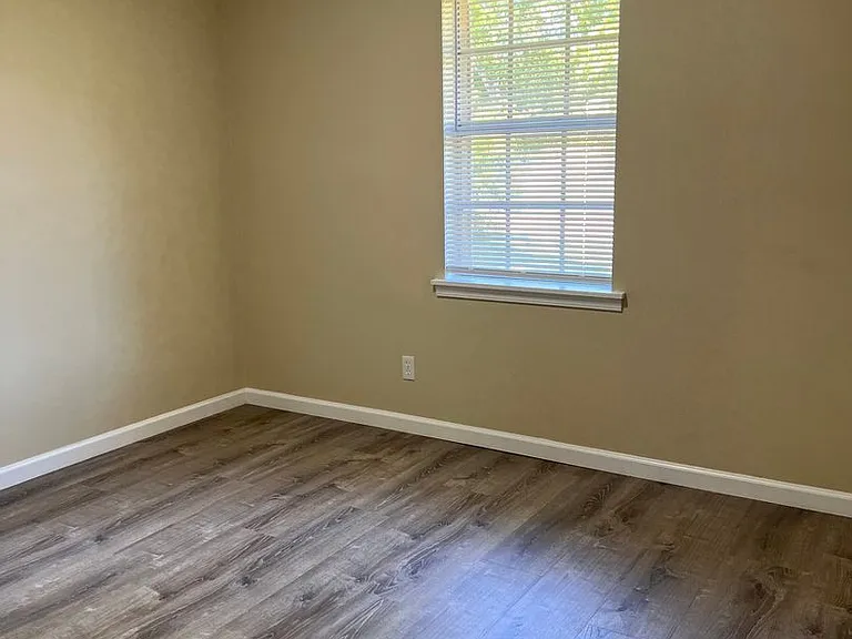 420 Short St — Photo 9