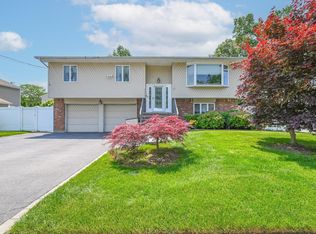 3992 Mill Rd, Seaford, NY 11783