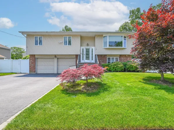 3992 Mill Road, Seaford, NY 11783