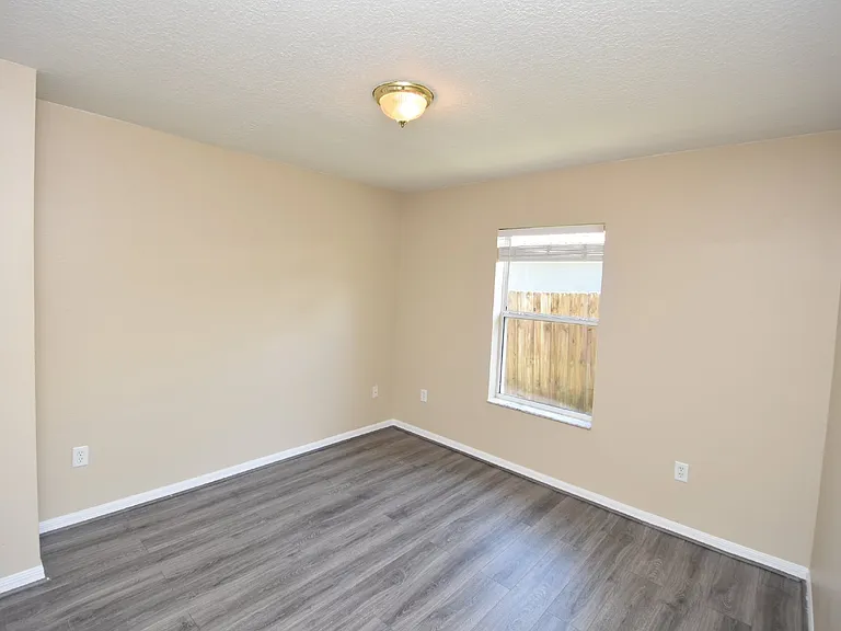 33 Lloyd Trl #B — Photo 6