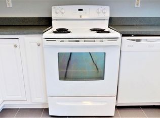 96 Village Ct APT 3, Ortonville, MI 48462