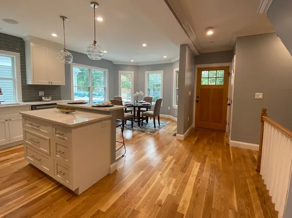 14 Granville Rd #1, Cambridge, MA 02138