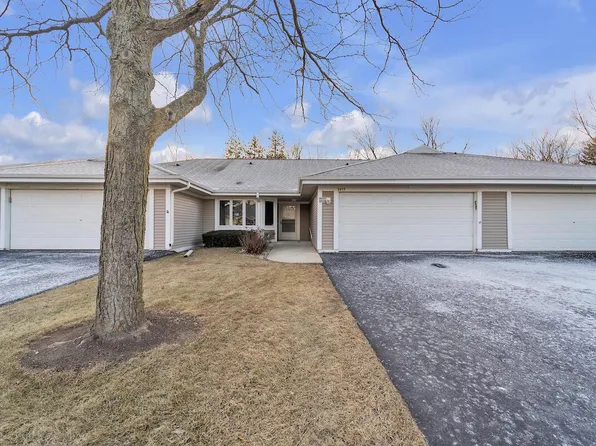 7417 West Mequon Square DRIVE, Mequon, WI 53092