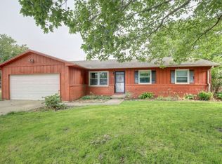 900 Webb Dr, Monticello, IL 61856