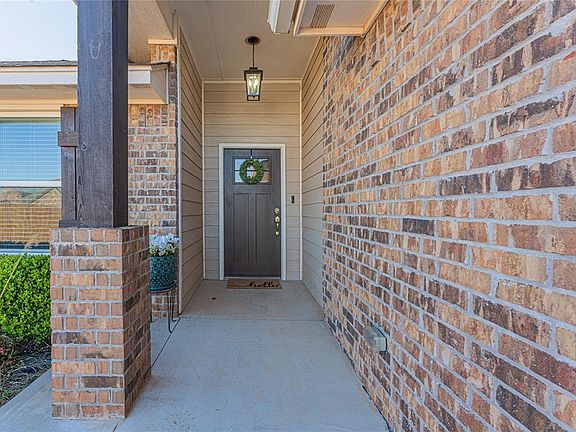 4th image of 10408 Lightning Creek Dr